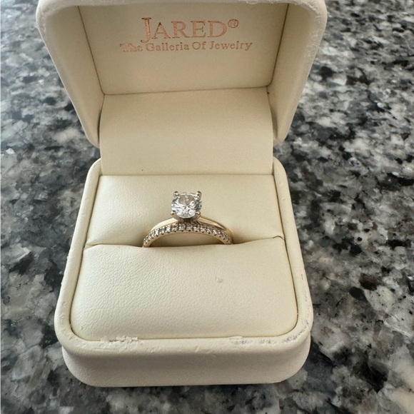 Wedding Ring Set - Picture 1 of 6